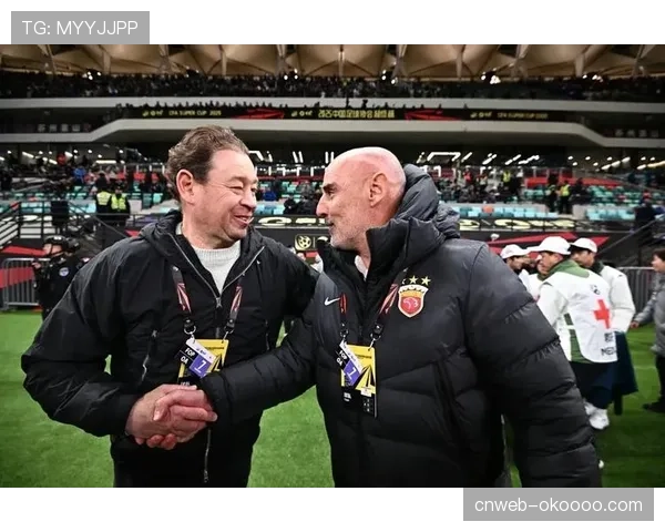 特写：老将因莫比莱在训练后加练射门，其本赛季射门效率有所下滑